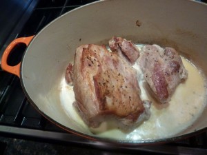 Browned pork with milk