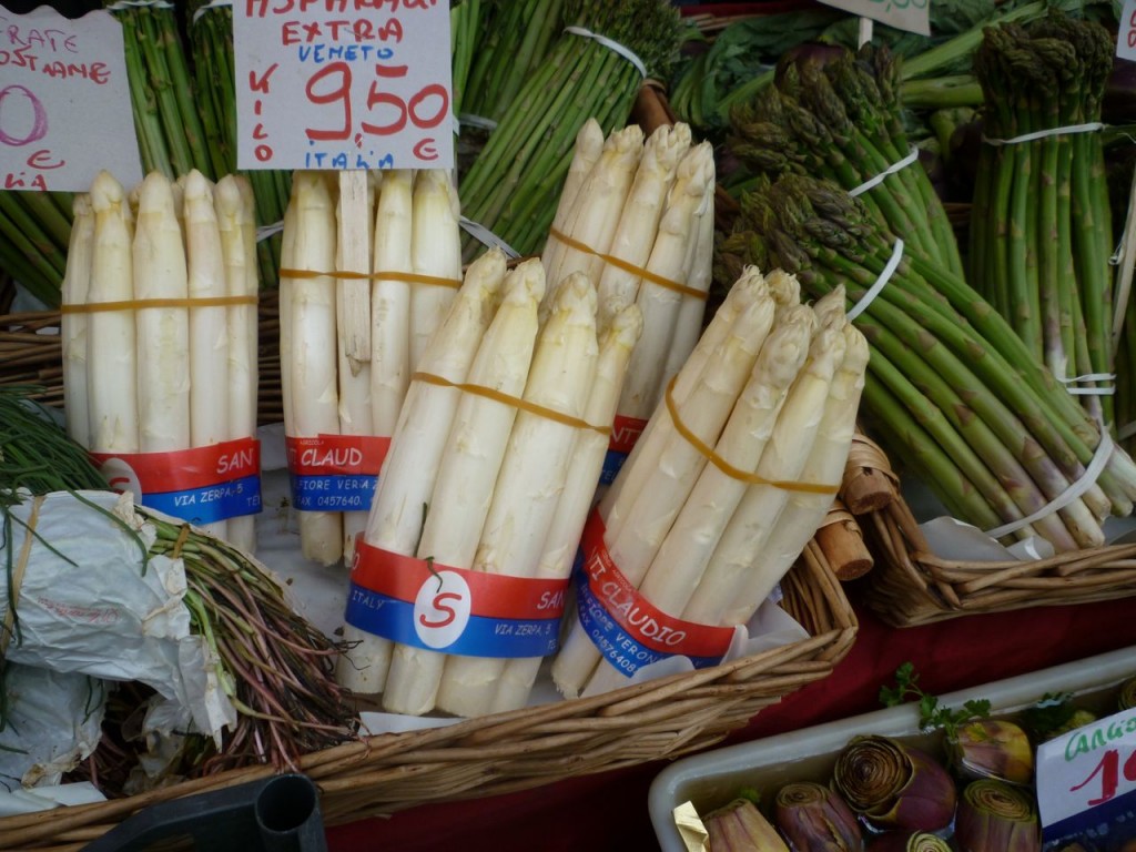 White asparagus in Italy market - custom cycle tours italy