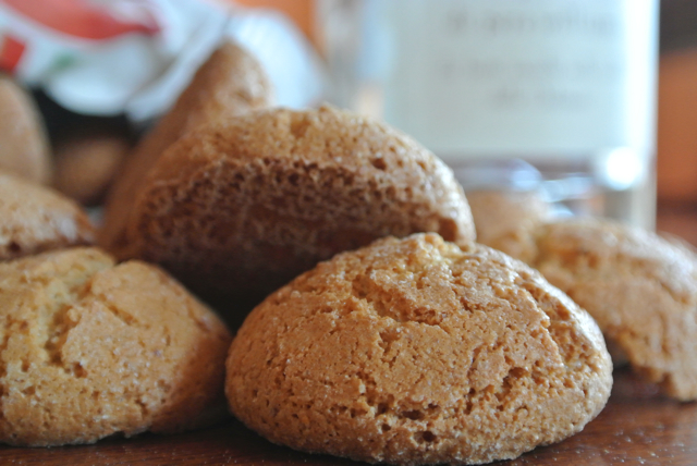 amaretti cookies luxury villas italy italiaoutdoors food and wine