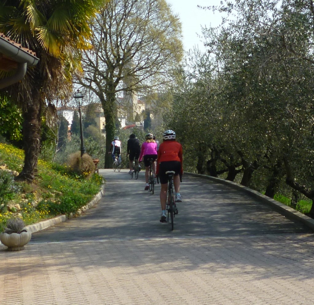 biking family bicycle tours italy italiaoutdoors food and wine