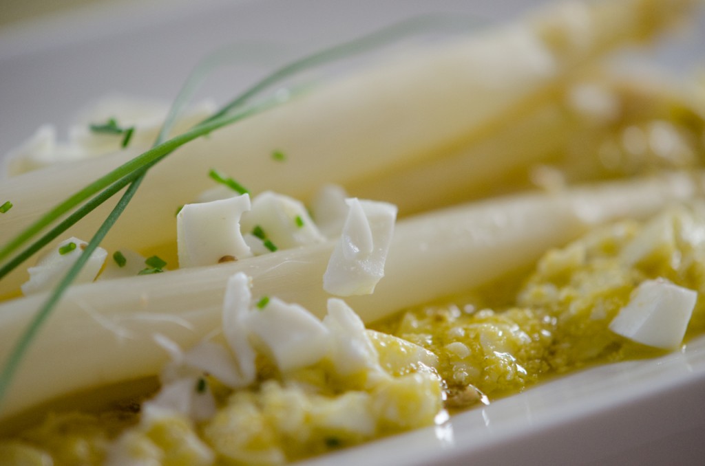 white asparagus cycling holidays italy italiaoutdoors food and wine