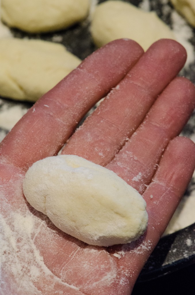 forming gnocchi hand cycling holidays italy italiaoutdoors