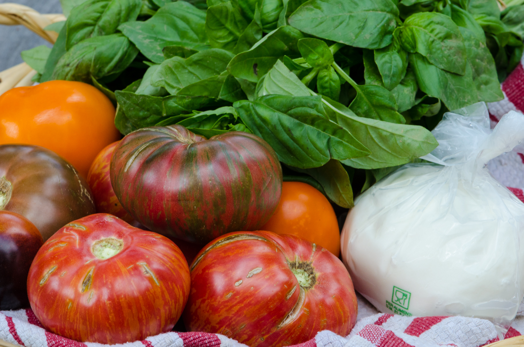 5 Tips for a Great Insalata Caprese - Caprese Salad | Italian Food ...