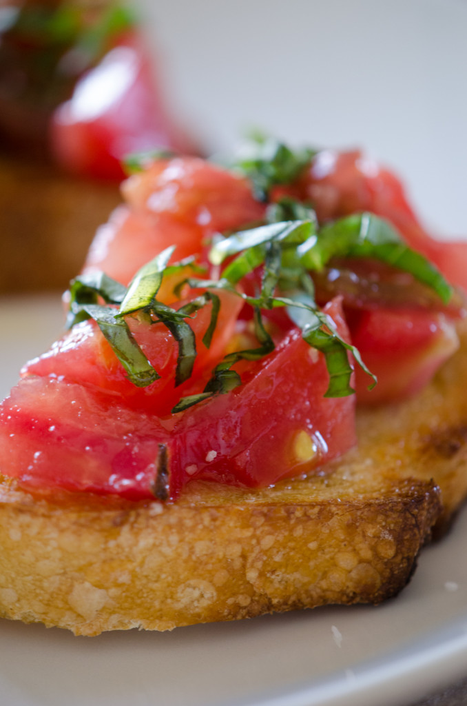 bruschetta-pomodoro-close-private-tours-tuscany