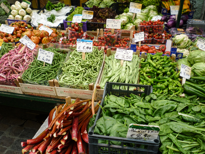 produce-market-bolzano-bike-tours-italy