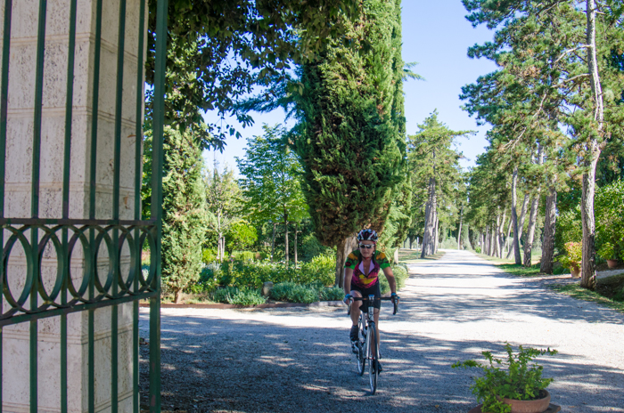 cyclist-cycling-tours-tuscany