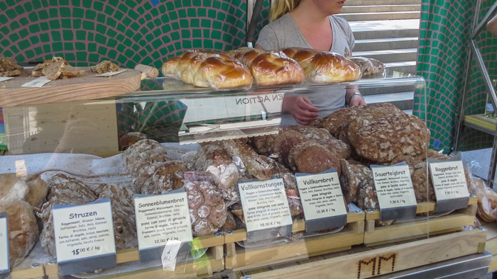 paarlbrot-market-private-bike-tours-italy