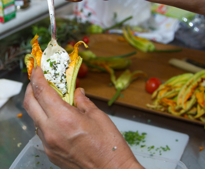 stuffing-squash-blossoms-walking-tours-italy