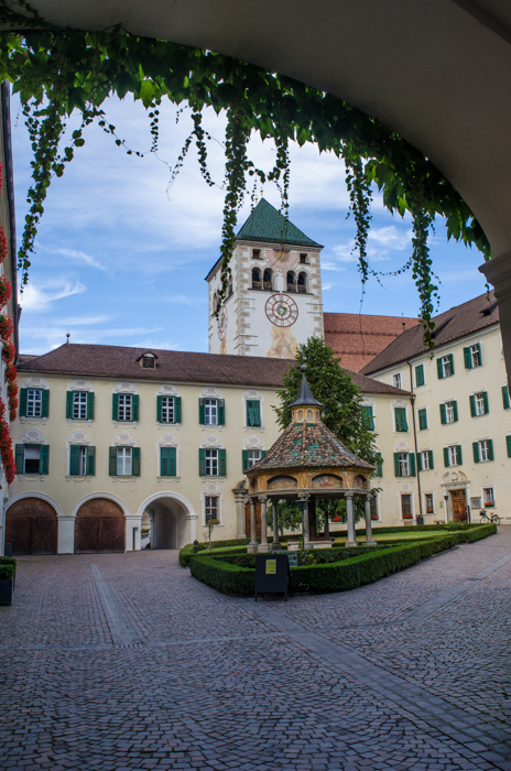 abbazia-novacella-walking-tour-italy