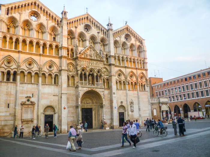 ferrara-cathedral-italy-walking-tours