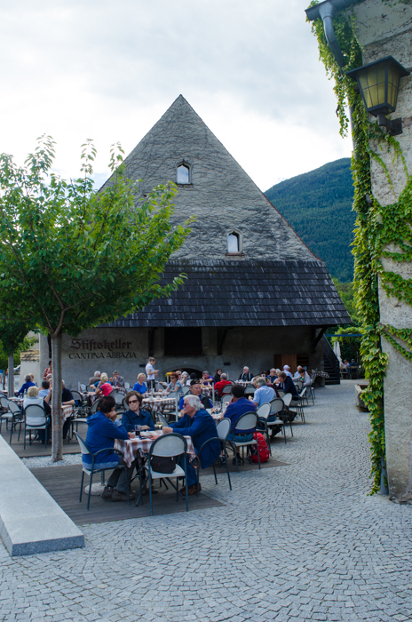 abbazia-novacella-cellar-bar-hiking-tour-italy