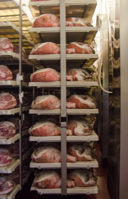 refrigerated-hams-private-tours-italy