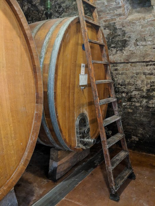 barrel-ladder-neive-walking-tours-piedmont-italiaoutdoors