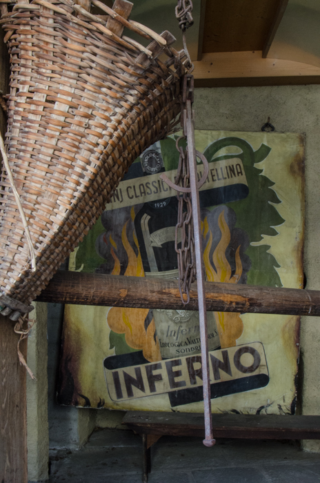 inferno-sign-quadrio-private-italy-tours-italiaoutdoors