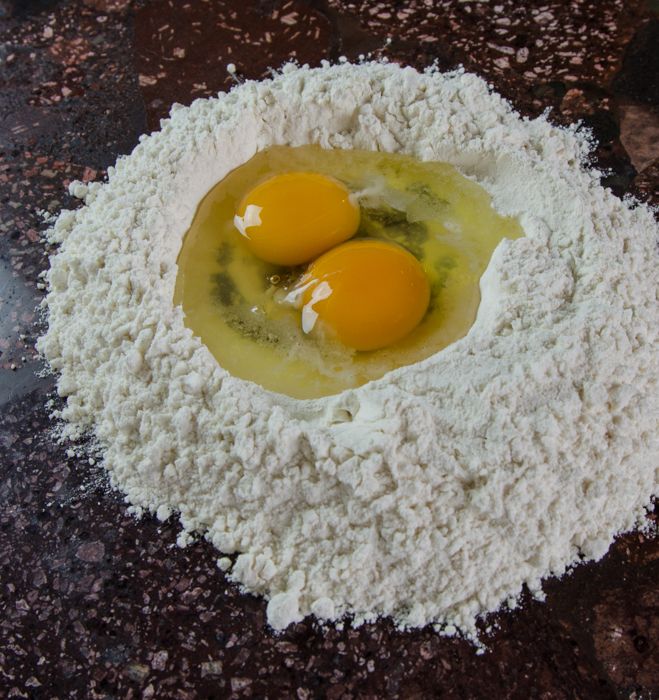 pea-sauce-eggs-flour-italiaoutdoors-walking-tours-italy