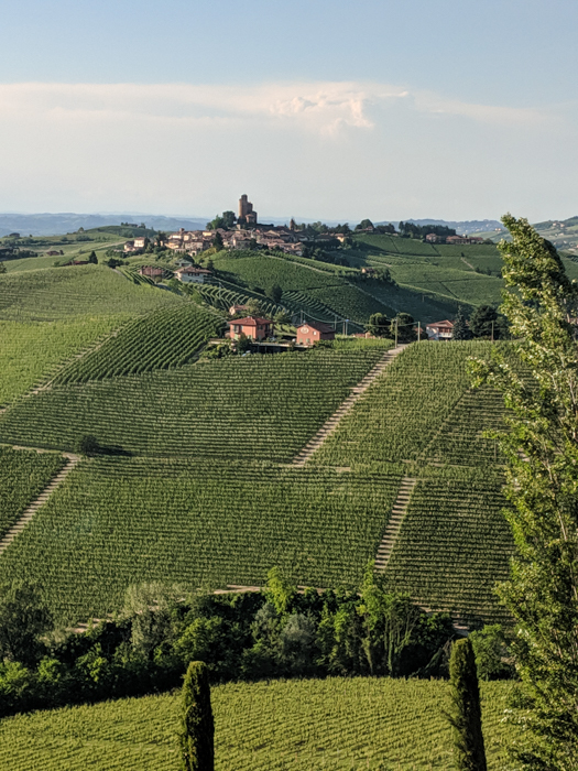 serralunga-view-schiavenza-italiaoutdoors-walking-tours-italy