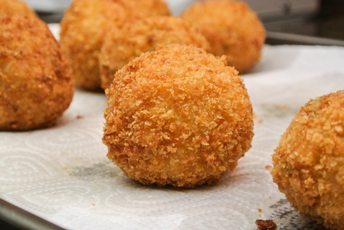 arancini-sicily-italiaoutdoors-private-italy-tours