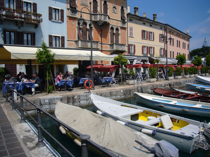 cafe-lake-garda-italiaoutdoors-italy-private-tours